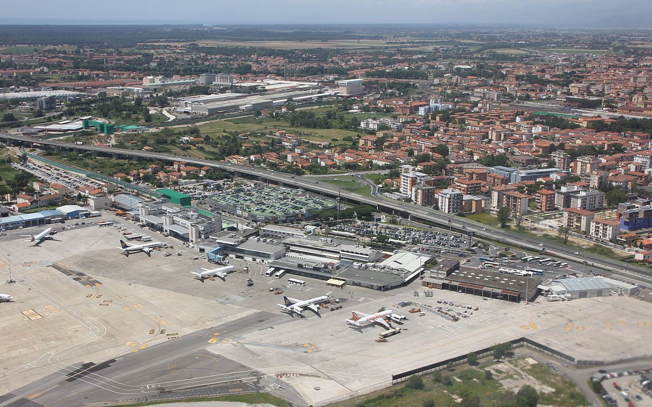 Pisa Airport | Tuscany point of interest - SopranoVillas